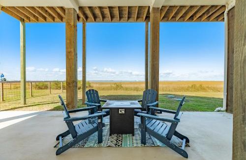 Surfside Beach House | Lake2Sea - Spacious Retreat, Gulf & Waterway View!