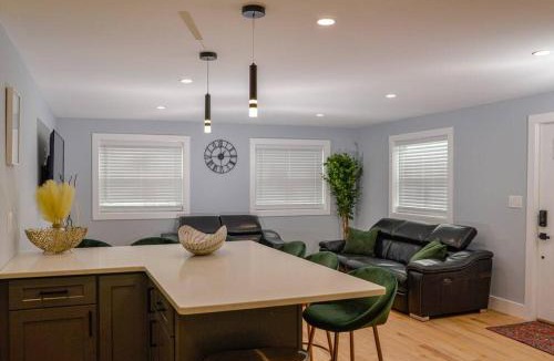 Billerica Villa | LakeAccess 4 Bed 3 Full Bath HOT TUB