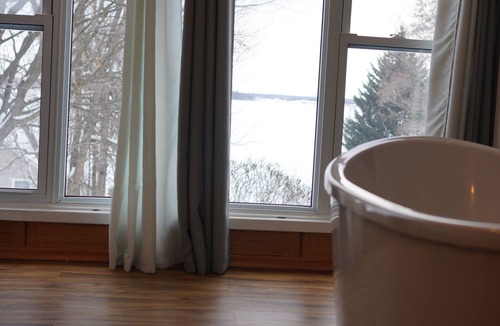 Tweed House | Lakebreeze Retreat