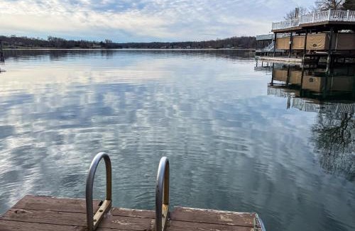 Moneta House | LakeDaze