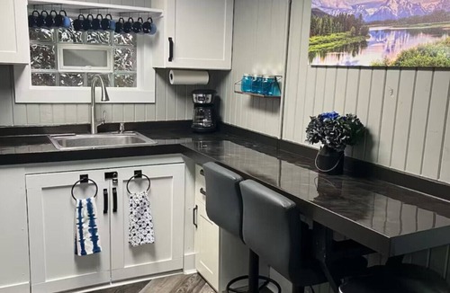 Martinsville House | Lakefont-Nestled in Nirvana