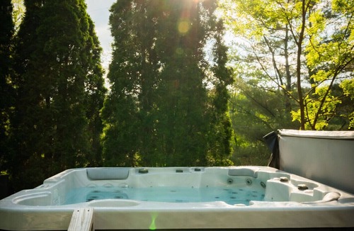 Martinsville House | Lakefont-Nestled in Nirvana