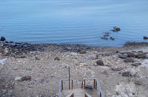 Traverse Bay Cottage | LAKEFORNT-NEW LISTING BY NIRVANA RENTAL AND PROPRTY MANAGEMENT