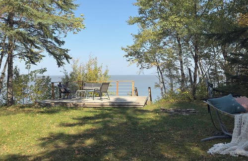 Traverse Bay Cottage | LAKEFORNT-NEW LISTING BY NIRVANA RENTAL AND PROPRTY MANAGEMENT
