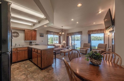 Hope Condo | Lakefront - 1 Bedroom