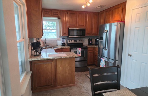 Azle House | LakeFront, 10 Bed, 8 bath, Pool, Treehouse, Hottub, GameRoom,Largest N Texas STR