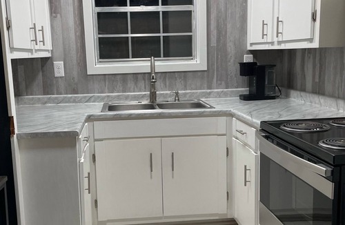 Lake Secession Cottage | LakeFront 2bd/2ba W/a View!