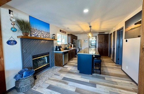 Gravois Mills House | Lakefront 2BR retreat in Sunrise Beach/Dock+ Sunset Views