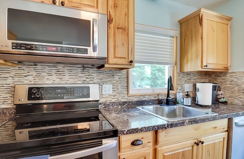 Louisa Ski Chalet | Lakefront 3-bedroom chalet with private dock