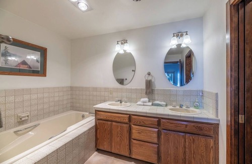 Hope Condo | Lakefront - 3 Bedroom