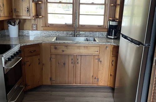 Wilson Cottage | Lakefront 3BR/2BA Cottage on 2.6-acre Private Lot w/Direct Lake Access