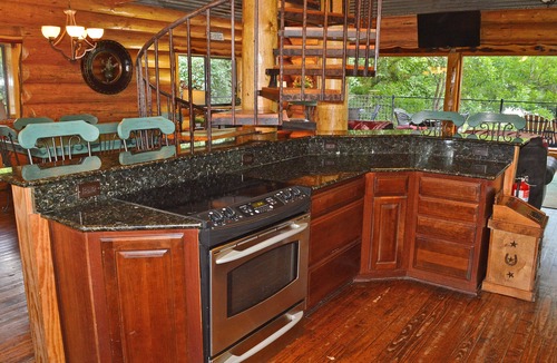 Marble Falls Cabin | Lakefront 3BR/3.5BA+Loft Hot Tub&Boat House