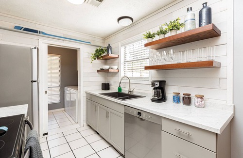 Warner Robins House | Lakefront 3BR RAFB | Pet Friendly