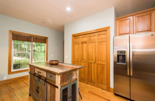 Mill Spring House | Lakefront 3BR w/Private Dock + Firepit | Free Tix