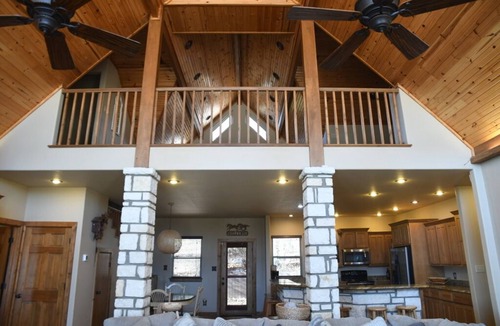 Texanna House | Lakefront 4 bedroom/4 bath family retreat with bunk room and beautiful views
