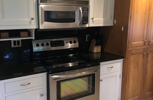 South Down Shores House | Lakefront 4 bedroom Fall getaway on Winnipesaukee