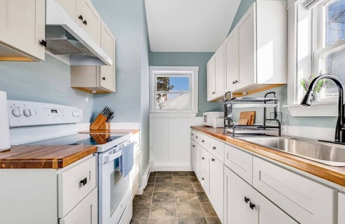 Orono House | Lakefront 4BD on Pushaw Lake