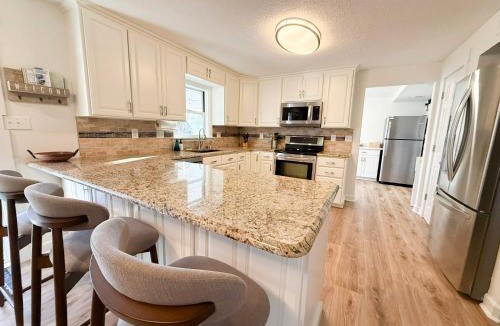 Sunrise Beach House | Lakefront 4BDBunkRm-25BA-DockFirepitSlide-14