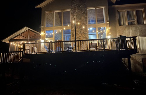 Drasco House | Lakefront, 4Bdr+Loft, 3Ba, Boat Ramp, Golf, Ping Pong, Foosball, No Pets