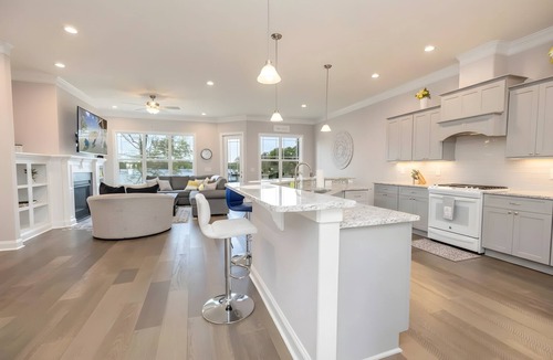 Littleton House | Lakefront! 4BR, Deep Slip, Pool, Beach, Elevator