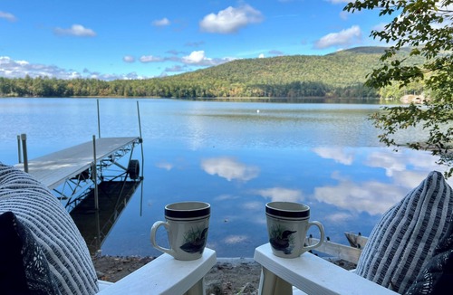 Plymouth House | Lakefront 4BR3BA modern retreat with private dock, kayaks, firepit plus dogs OK