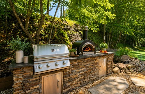 Sunrise Beach House | Lakefront 5BD/4.5BA/2Pools/Hottub/Sauna/Firepit/PizzaOven/Dock/PuttingGreen-10PP