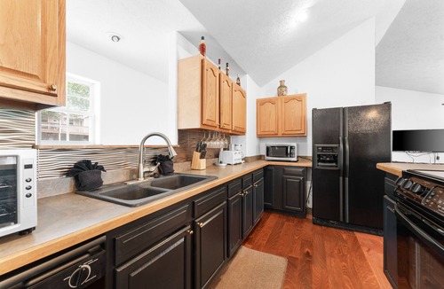 Kimberling City Cabin | Lakefront 5BR Cabin w/Pool + Swim & Boat dock