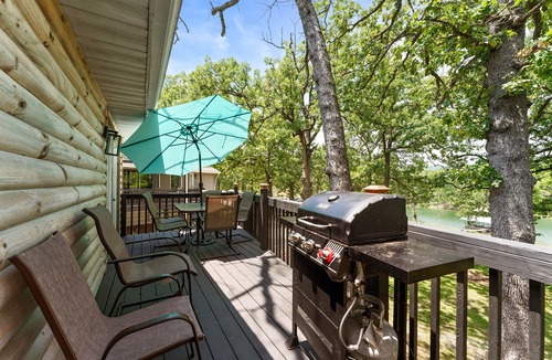 Kimberling City Cabin | Lakefront 5BR Cabin w/Pool + Swim & Boat dock