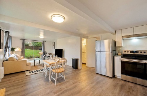 Martha Lake House | Lakefront 5BR House | Gorg View Jacuzzi Kayak