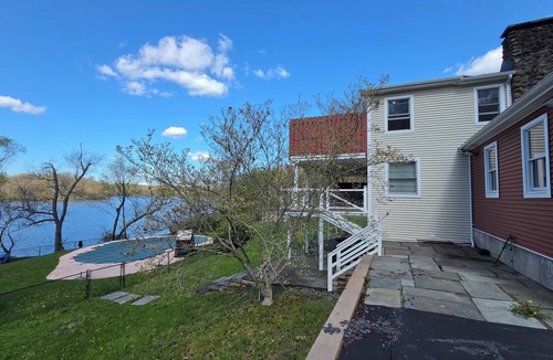 Walton Park House | Lakefront 5BR Sleeps 14 Pool Paddle Boats