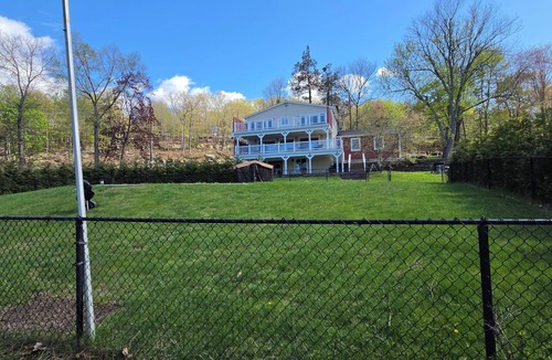Walton Park House | Lakefront 5BR Sleeps 14 Pool Paddle Boats