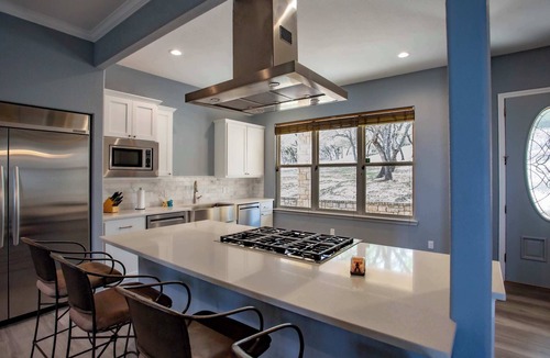 Burnet House | Lakefront 6BR Retreat w/Game Room