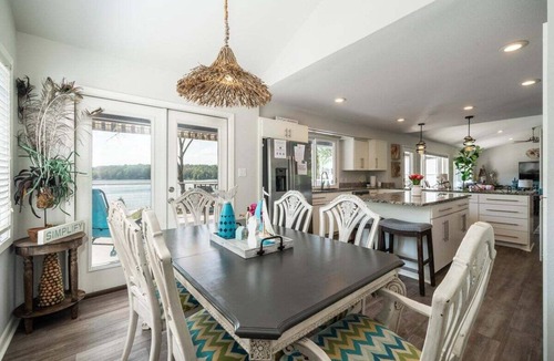 Hot Springs House | Lakefront 7BR With Private Pool, Hot Tub, Putting Green, Arcade, Stunning Views