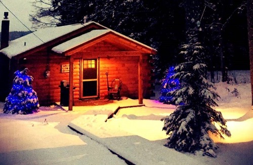 Caroga Lake Cabin | Lakefront accommodations with outdoor Jacuzzi