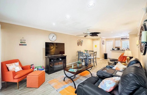 Walden on Lake Conroe Condo | Lakefront Action | Paddle Pickle Pool Sunset