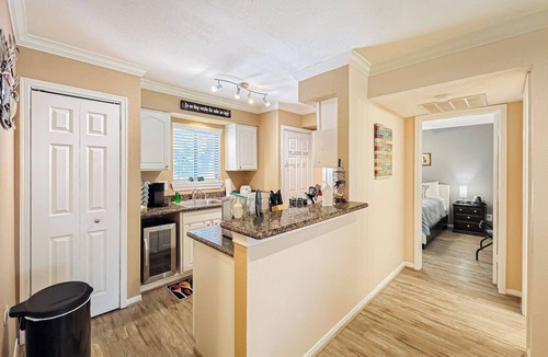 Walden on Lake Conroe Condo | Lakefront Action | Paddle Pickle Pool Sunset