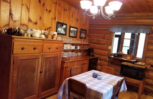 Lake Luzerne-Hadley House | Lakefront Adirondack Log Cabin