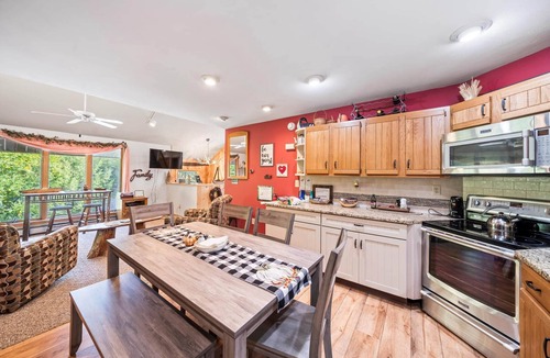 Chestertown House | Lakefront ADK home on 40 acres