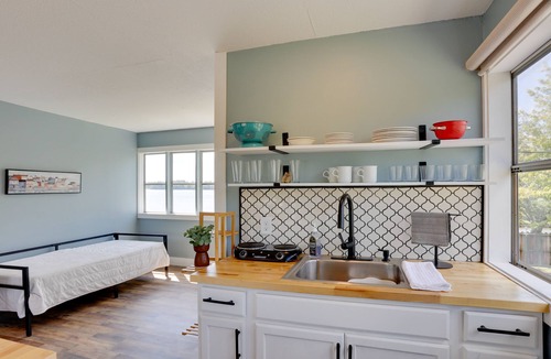 Centre Cabin | Lakefront Alabama Escape w/Boat Dock & Fire Pit!