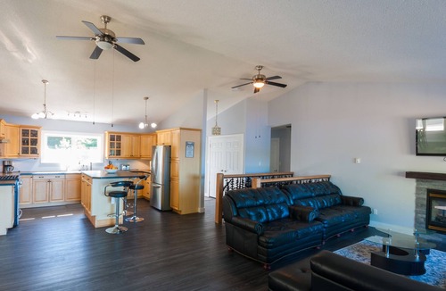 Dysart et al Cottage | Lakefront, Amazing view Cottage beside Haliburton city
