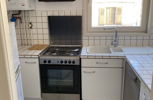 Rives Apartment | Lakefront apartment and walks