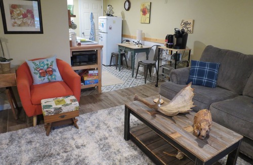 West Glover House | Lakefront apartment with lake views