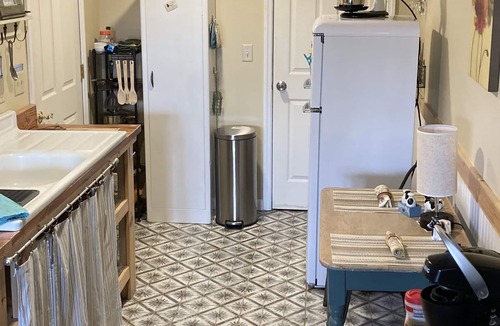 West Glover House | Lakefront apartment with lake views