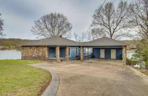 Cherokee Village House | Lakefront Arkansas Abode - Deck, Grill & Fire Pit!