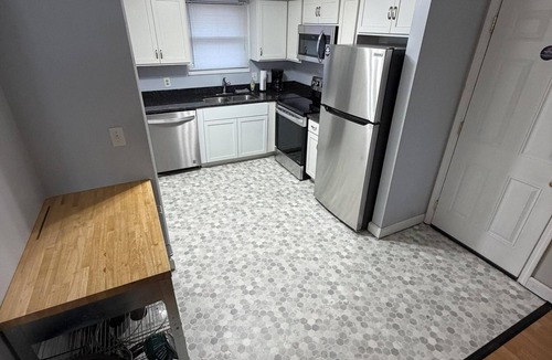 Marion House | Lakefront at Lake of Egypt sleeps 10! Dock/2 kayaks 2 paddleboards!