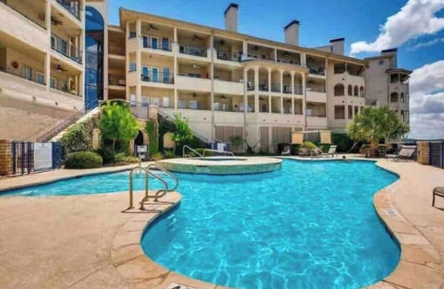 Highland Lake Estates Apartment | Lakefront Austin Hill Country Island @ Lake Travisnn