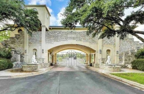 Highland Lake Estates Apartment | Lakefront Austin Hill Country Island @ Lake Travisnn