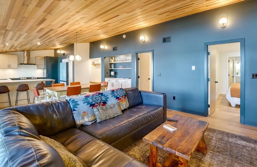 Baldwin Cottage | Lakefront Baldwin Cottage w/ Deck & Private Beach!
