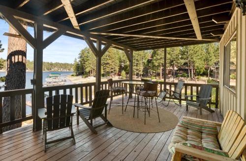 Boulder Bay House | Lakefront Bay View - On the Lake