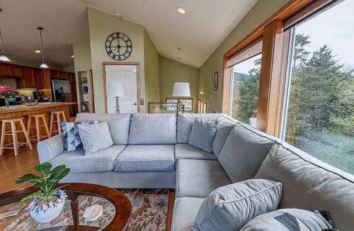 Cape Meares House | Lakefront Beach Escape | Walk to Cape Meares Beach